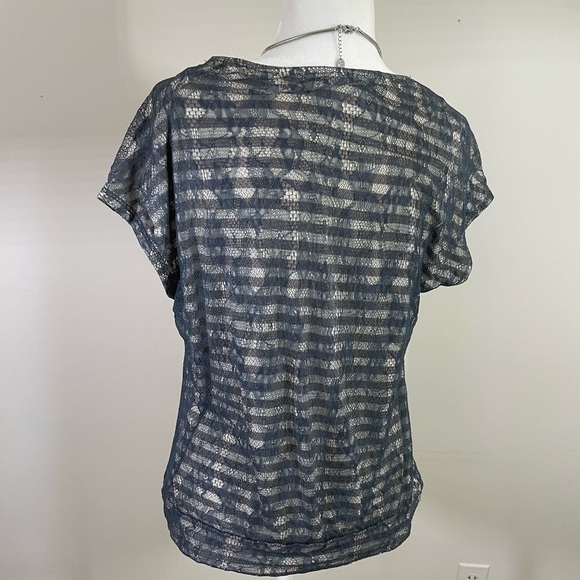 Pleione sz lg top under layer with a lace overlay - Picture 8 of 11